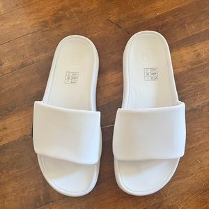 Lululemon White Slides size 7